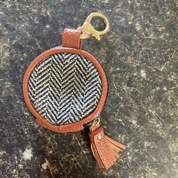 Itzy Ritzy Pacifier Holder - Picture 3 of 7